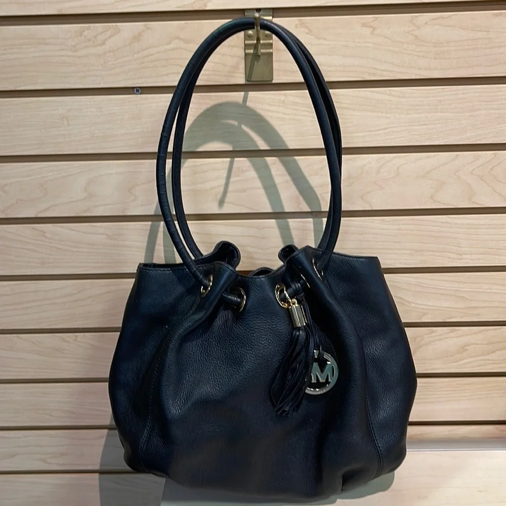 Women’s Michael Kors Black Pebble Grain Leather Shoulder Bag